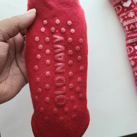 Old Navy Red Christmas Fur Lined Slipper Socks - Picture 5 of 6